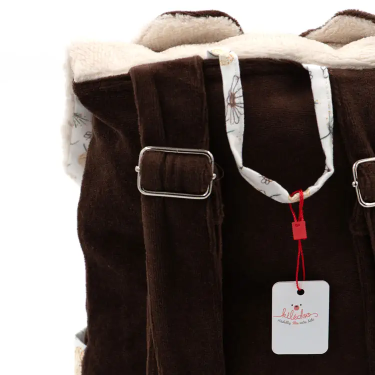 85.Sac à dos ours beige de dos