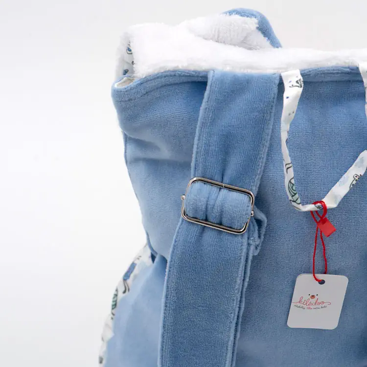 70.Sac à dos chat blanc de dos