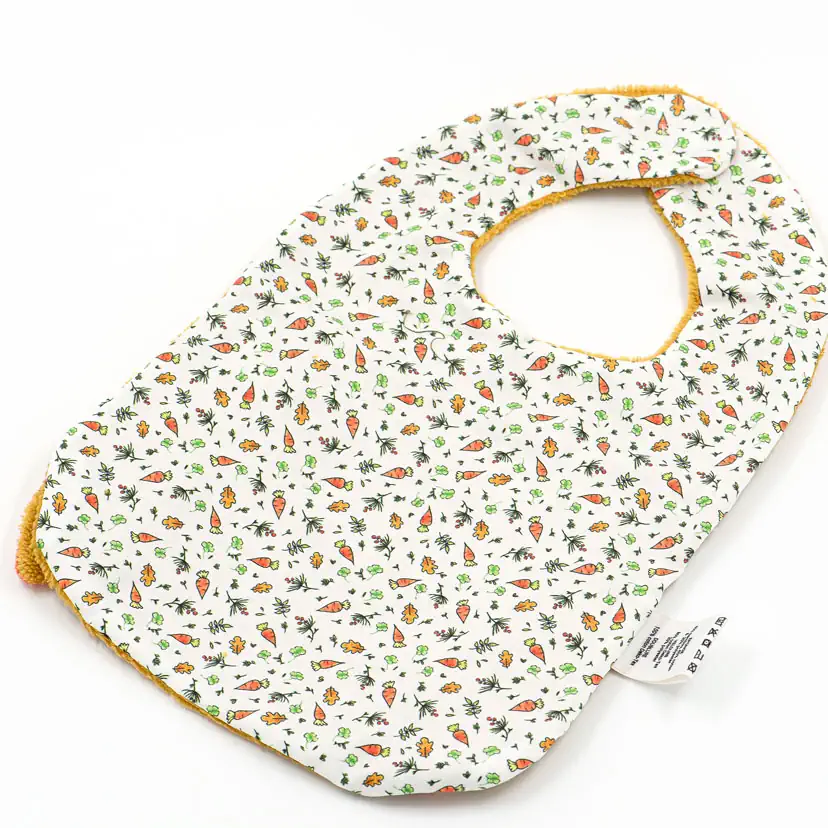 14.Bavoir lapin verso