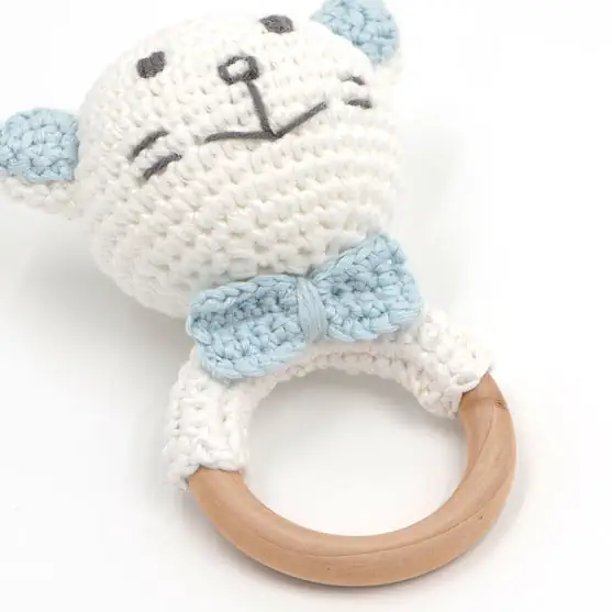 48.Hochet chat blanc. Détail