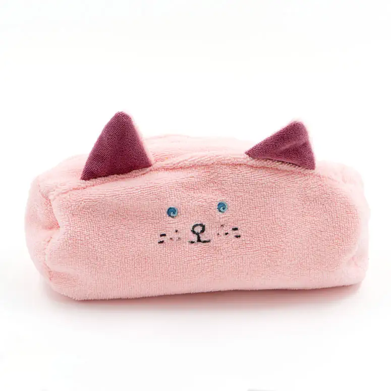 89.Trousse chat de face